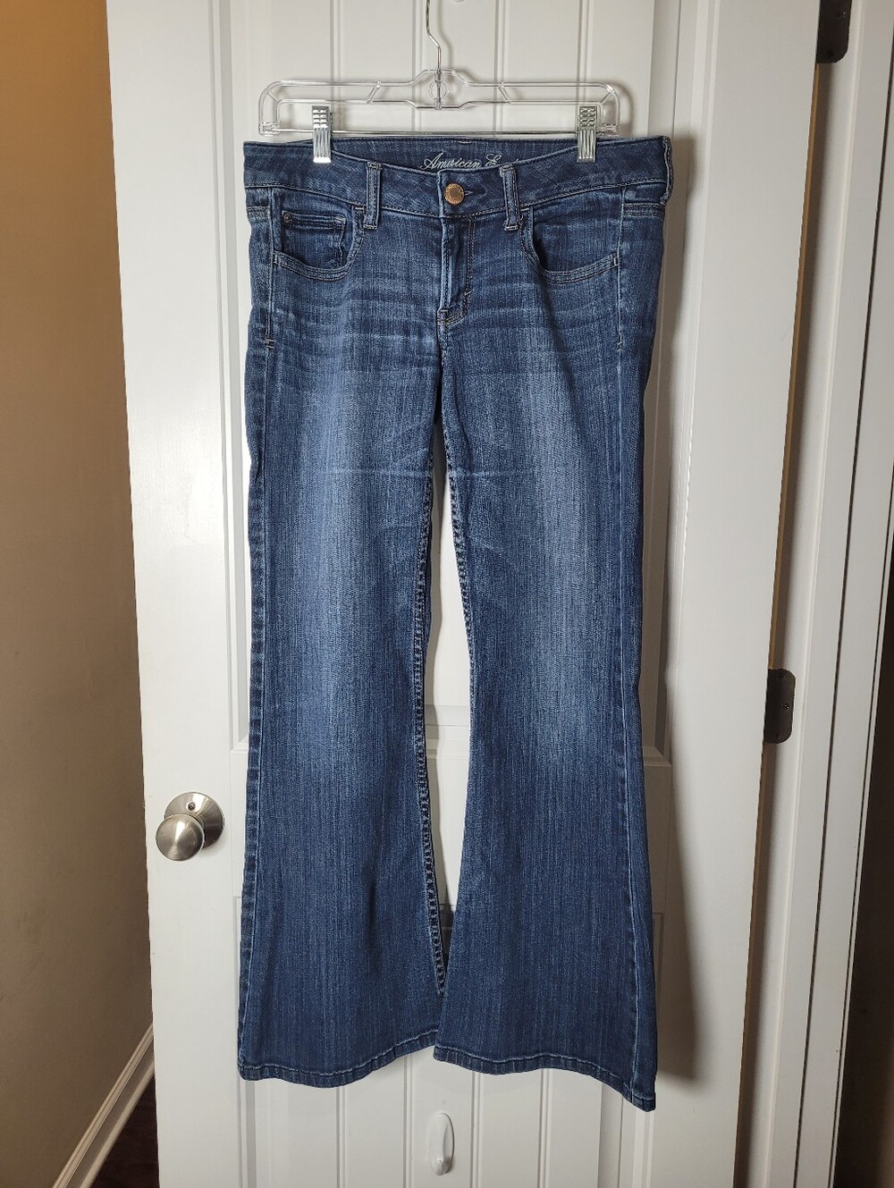 American Eagle AE hipster with Dark Blue Flared  Stretch Jeans